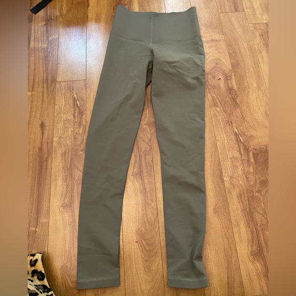 TNA Leggings - Picture 1 of 3